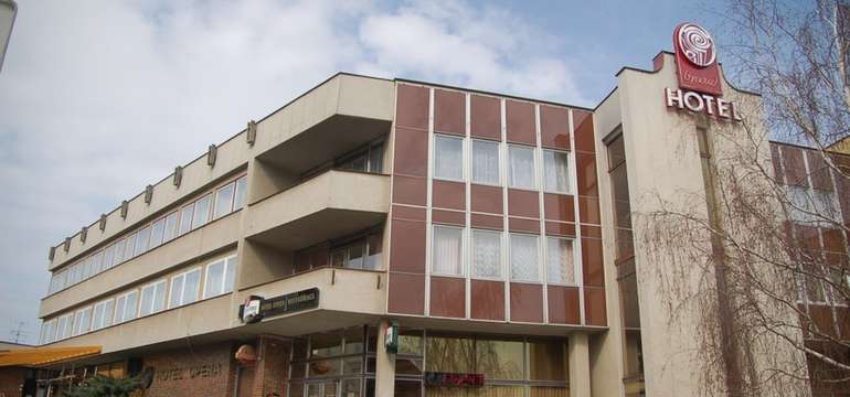 Novo zrekonštruovaný hotel sa nachádza na krásnom historickom námestí Jaroměřic