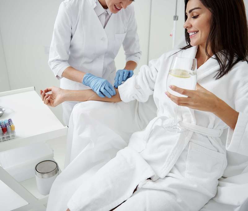 Vitamín C (kyselina L-askorbová, askorbát) patrí medzi základné antioxidanty