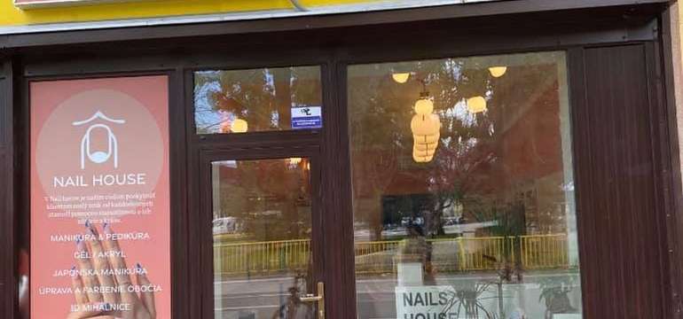 Nechtový salón Nail House: Štúrová 4, Košice