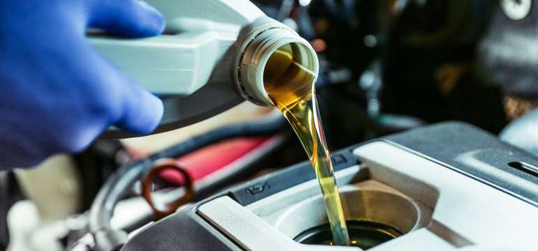 Profesionálna výmena oleja a filtra v autoservise AGROTEC