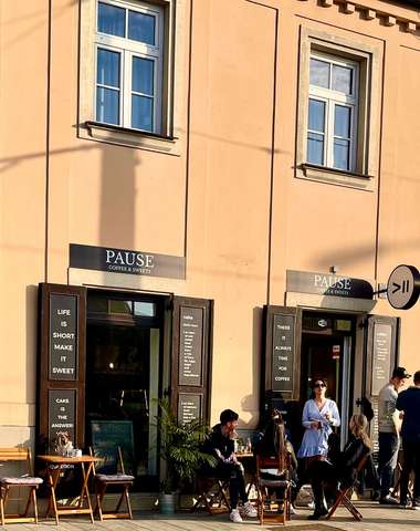 Pause Coffee & Sweets na Kapucínskej