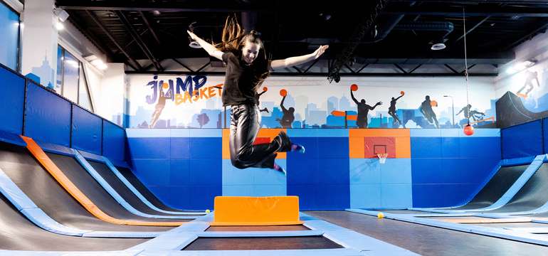 JUMP FUN Pri letisku