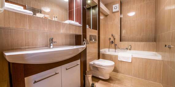 Wellness Hotel Diplomat**** v Rajeckých Tepliciach s polpenziou a neobmedzeným vstupom do Wellness & Relax centra/Rajecké Teplice