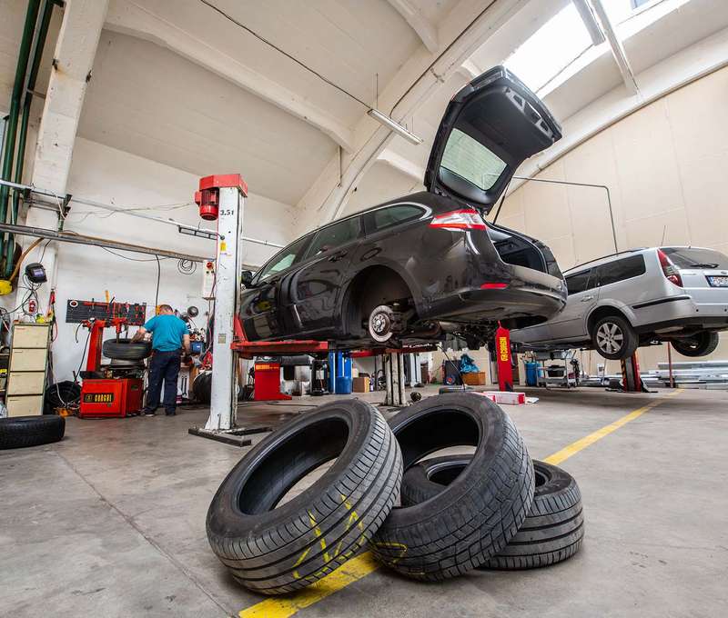 Priestory pneuservisu Autogarnet na Kopčianskej 14 v Bratislave