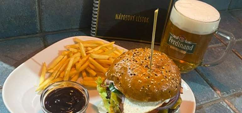 Hovädzí burger v chrumkavej žemli (350 g) + pivo Ferdinand 10° (0,5 l)