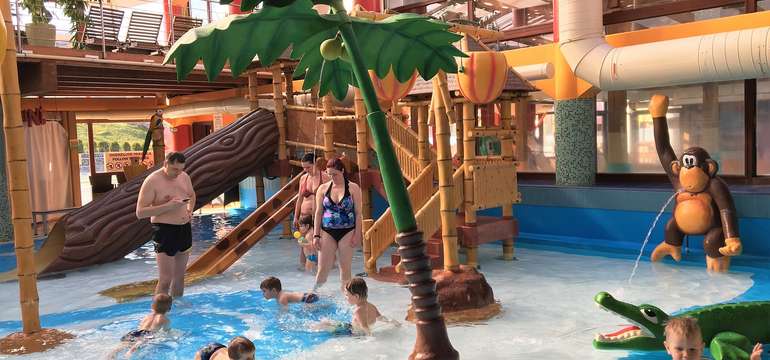 Obľúbený aquapark Tatralandia sa nachádza len 100 m od chatiek