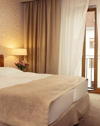 Hotel Ambassador**** sa nachádza na území mestskej pamiatkovej rezervácie Košice
