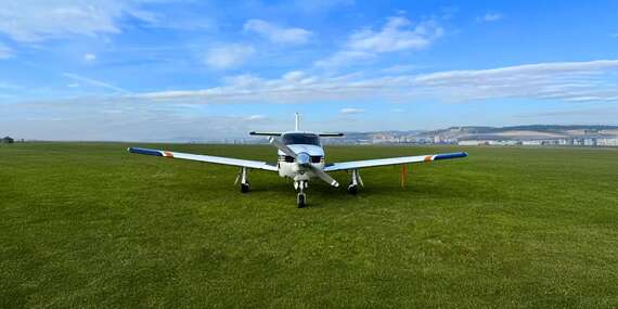 Prelet lietadlom ROCKWELL COMMANDER 114 pre 1 až 3 osoby s možnosťou pilotovania/Spišská Nová Ves