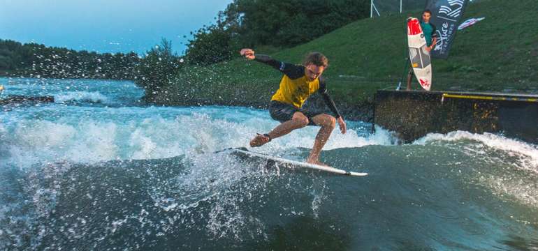 Škola surfingu s inštruktorom pre 1 osobu ( 60 min.)