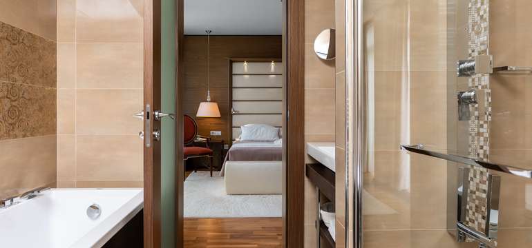 Hotel ponúka aj suity, rodinné apartmány a izby vyššieho štandardu