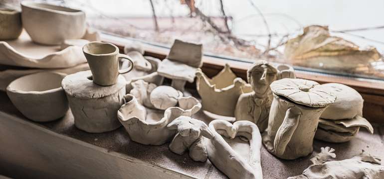 Ateliér s kultúrnym zariadením Hoblina Gallery