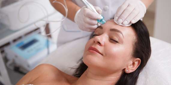 Komplexné ošetrenia Hydrabeauty pre čistú, hydratovanú a spevnenú pleť v salóne INA/Bratislava – Vrakuňa
