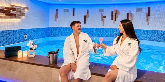 Verejný vstup do wellness a fitness alebo privátny wellness s fľašou Prosecca vo WX hoteli***/Bratislava - Devínska Nová Ves