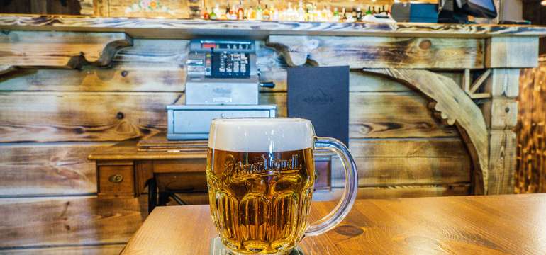 Vlastné pivo, vlastný chlieb, paštéta, športové prenosy