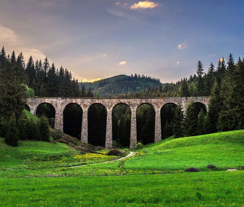 Telgártsky viadukt je od chaty Čučoriedka len 19 min. pešo alebo 3 min. autom