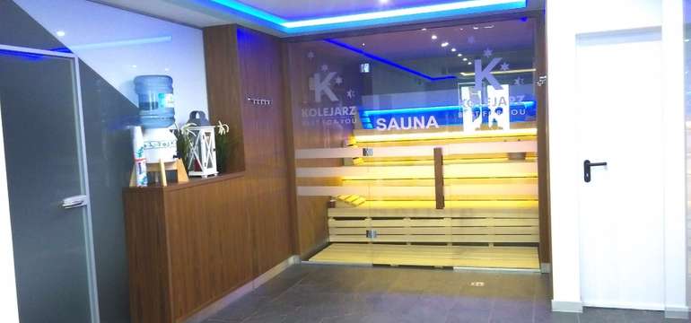 Vonkajší a vnútorný bazén, jacuzzi aj sauna sú príjemným miestom na oddych