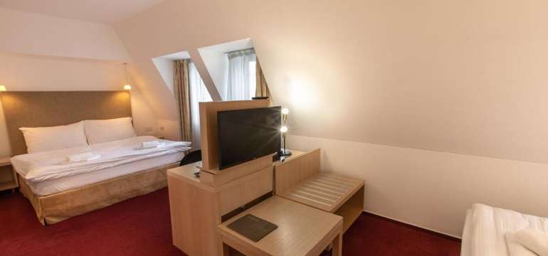 Hotel Villa Nečas****, ubytovanie v trojlôžkovej izbe 