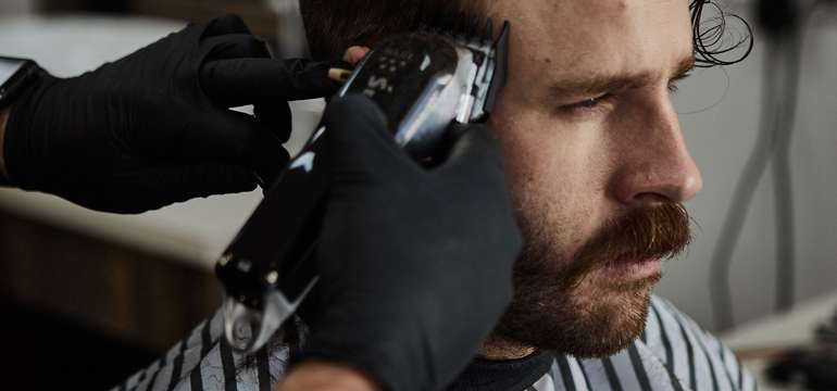 Pánsky strih, holenie britvou alebo Kombo v The Razors BarberShop na Radlinského