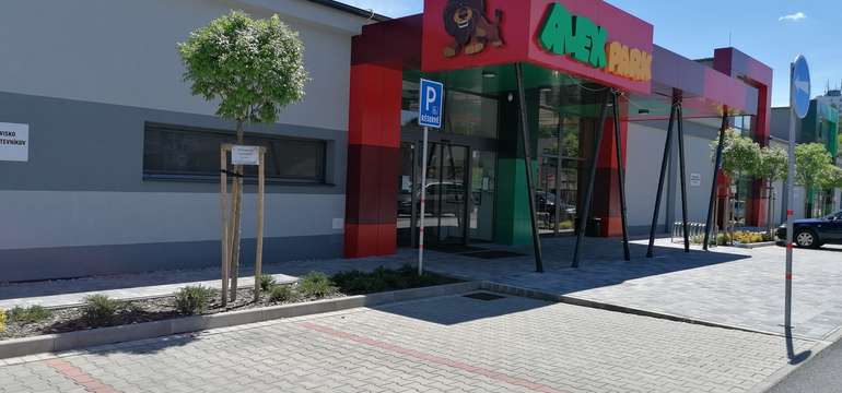 Vstup do jedného z najväčších detských interiérových parkov Alex Park na Slovensku pre dieťa a rodič
