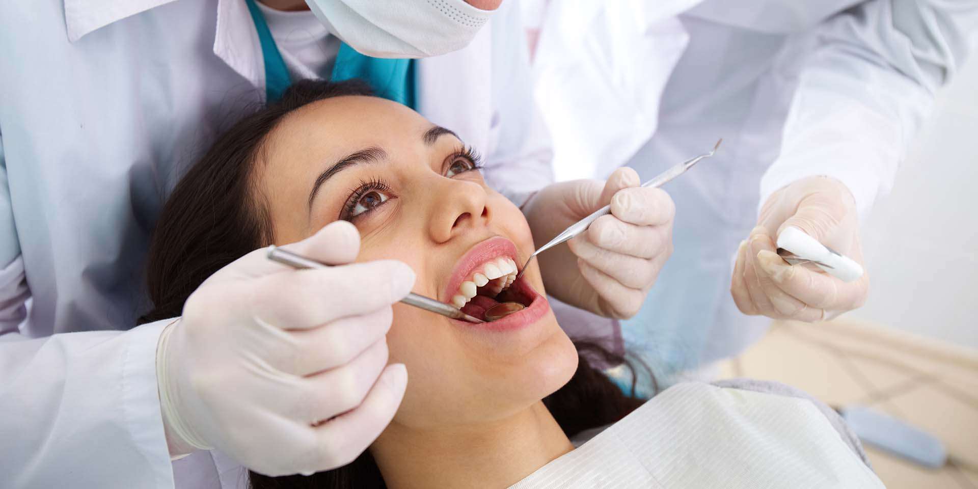 Dentálna hygiena vo White Dental Clinic+ 2x medzizubná kefka ZADARMO