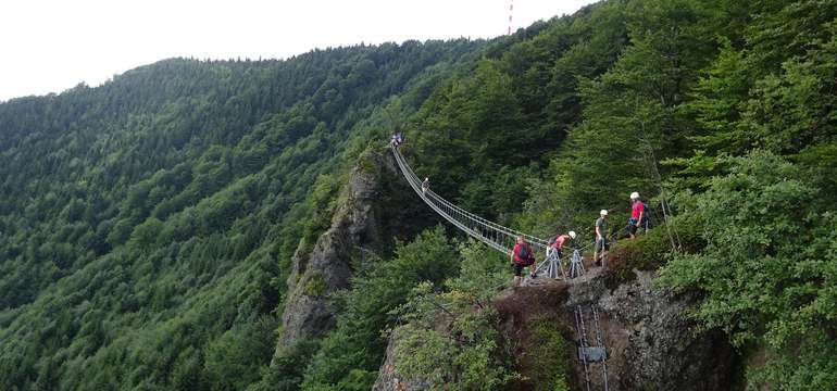 Prejdete najdlhší visutý via ferratový most na Slovensku