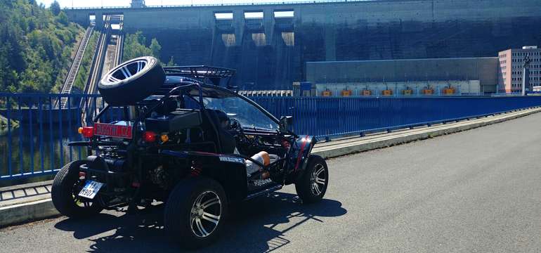K zapůjčení jsou i motocyklové helmy