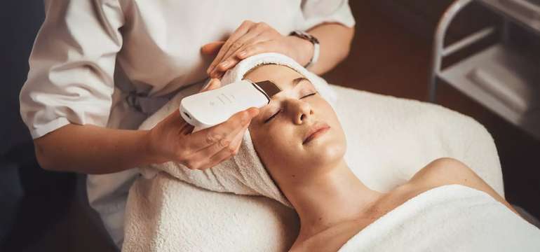 Hĺbkové čistenie pleti ozónom, skin scrubber, mikrodermabrázia a rádiofrekvencia