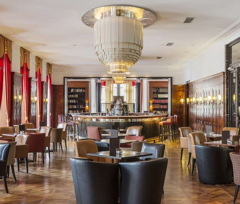 Hotelový lobby bar vás nadchne štýlovou atmosférou a skvelým koktailmi