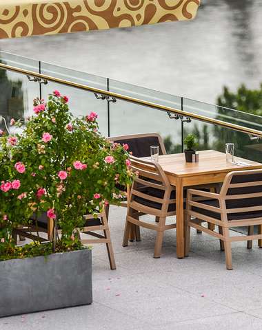 Výhľad z terasy Restaurant Parlament 