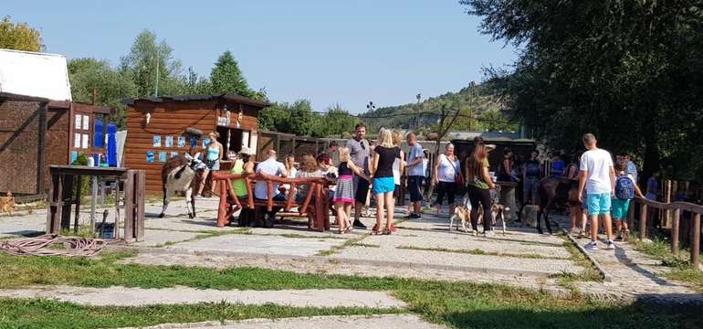 Sokoliareň a minizoo Devín