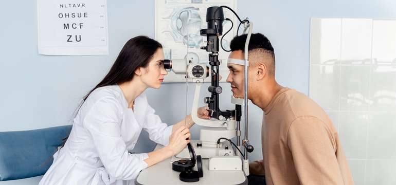 Vyšetrenie refrakcie očí optometristom v optike DUOS + ZĽAVA na okuliare