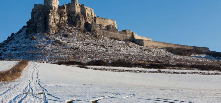 Pamiatky UNESCO v okolí – Spišský hrad v zimnom období