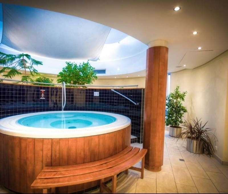 Spa Wellness & Beauty centrum s vírivkou, fínskou saunou, parnou saunou a thajskými masážami