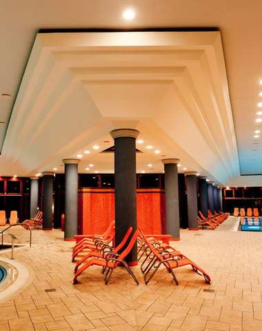 K hotelu patrí luxusné Spa & Wellness, kde nájdete 5 bazénov aj sauny