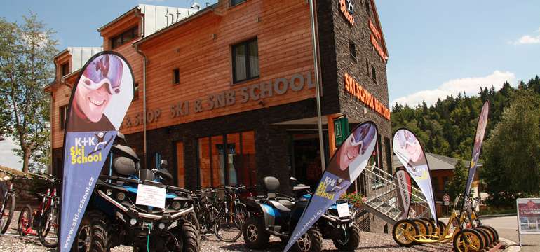 Hotelová sportovní agentura K+K Ski School nabízí široké možnosti akční zábavy