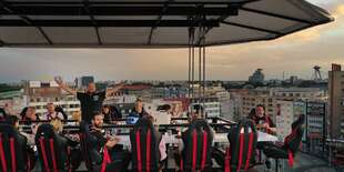 Brunch alebo pohárik v oblakoch – lietajúca reštaurácia