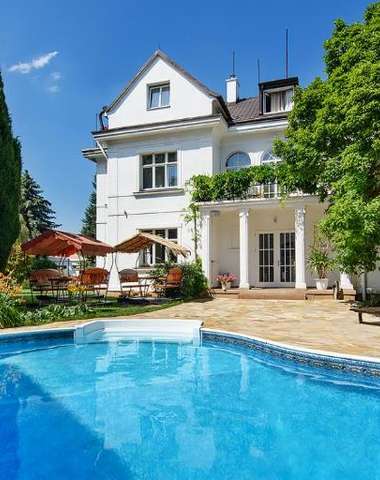 Hotel Marie-Luisa sa nachádza vo vilovej štvrti Prahe