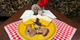 Domáce špeciality a dezerty vo Vinárni a Reštaurácií pri Kaplnke