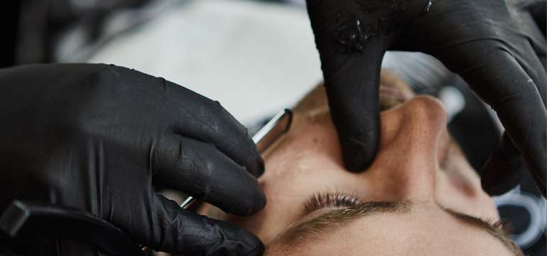 Pánsky strih, holenie britvou alebo Kombo v The Razors BarberShop na Radlinského