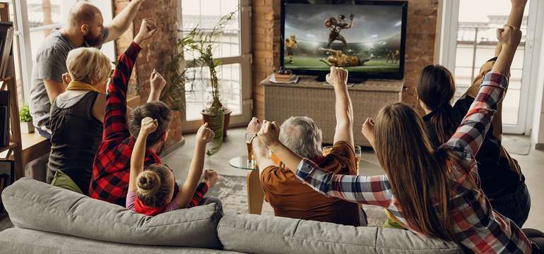 UPC Slovensko - zľava 2 € z mesačného poplatku na celé 2 roky pre službu TV a Internet