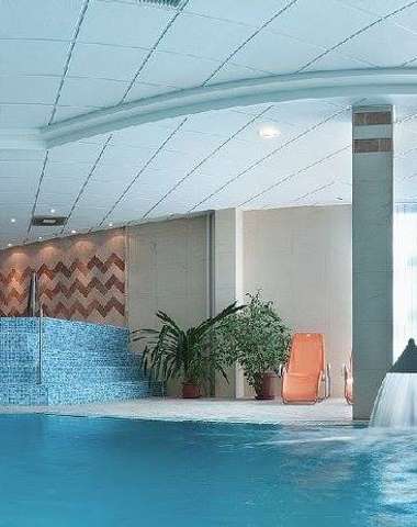 Ve wellness centru na vás čeká bazén, vířivka i několik druhů saun