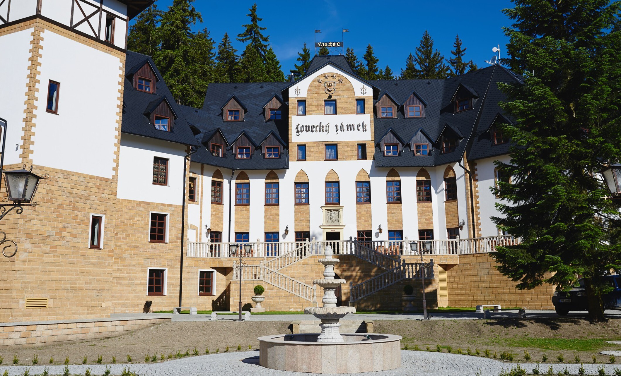 Zámek Lužec Spa & Wellness Resort **** nabídky a recenze SlevaDne