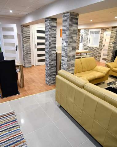 Ubytovanie v spodnom apartmáne DELUXE s 2 spálňami