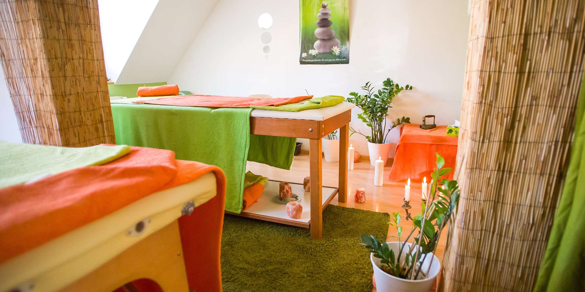 Ayurvédske masážne balíky v salóne Mosako v centre mesta pre zdravý chrbát + DARČEK