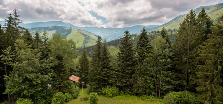 Rodinný hotel Rozsutec*** sa nachádza v prekrásnom prostredí Národného parku Malá Fatra