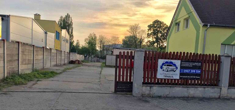 Ručné čistenie interiéru a exteriéru vozidla