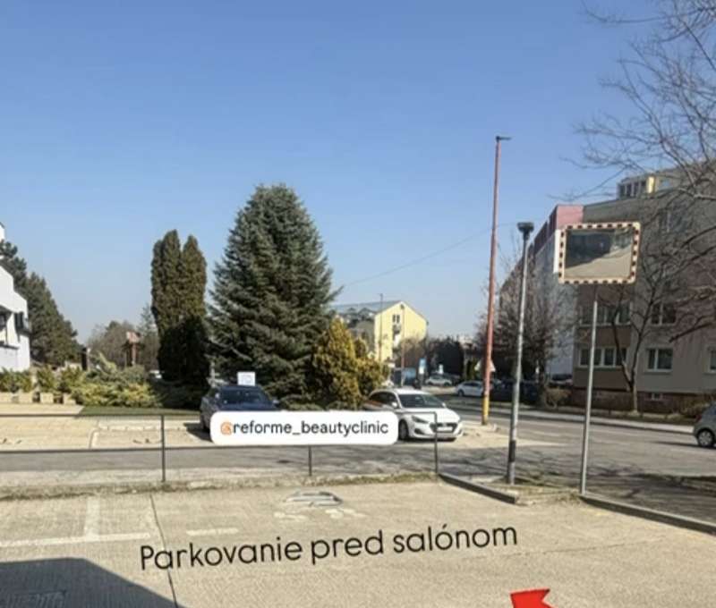 Parkovanie pred salónom