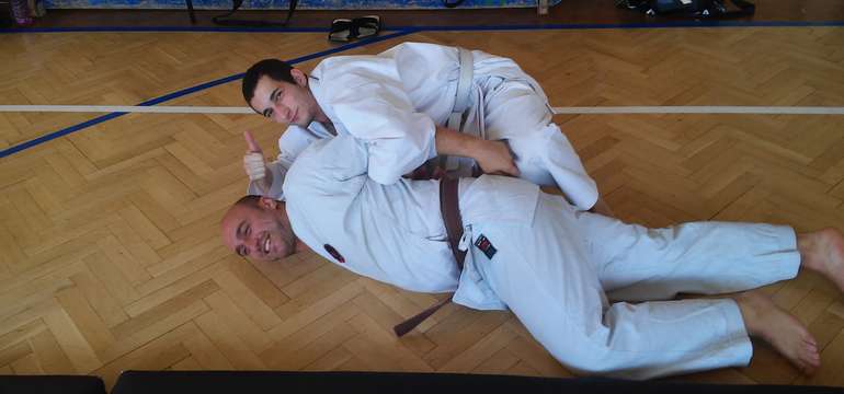 Tréningy bojového umenia - karate a kobudo - v bratislavskom Kobudo Kai