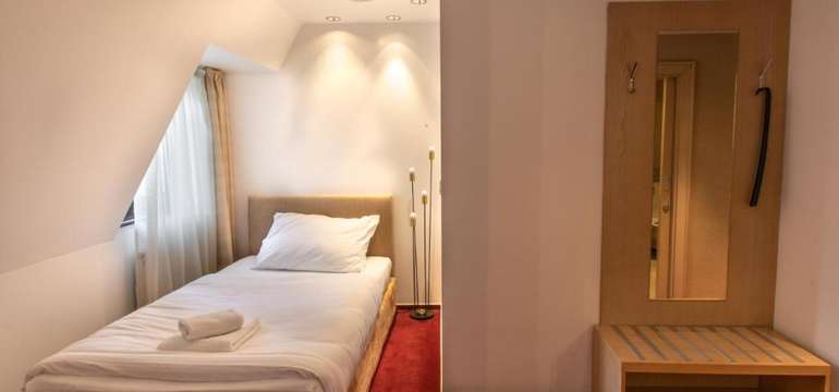 Hotel Villa Nečas****, ubytovanie v trojlôžkovej izbe