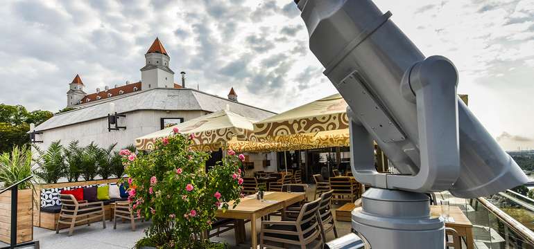 Výhľad z terasy Restaurant Parlament 